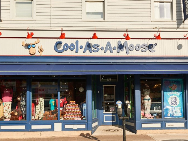 Cool as a Moose, Confederation Court Mall